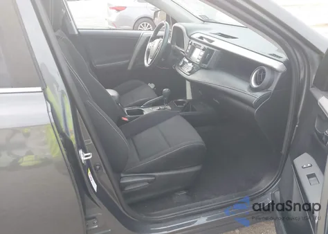 2018 Toyota Rav4 Xle z USA, uszkodzony, nr VIN 2T3WFREV4JW411626